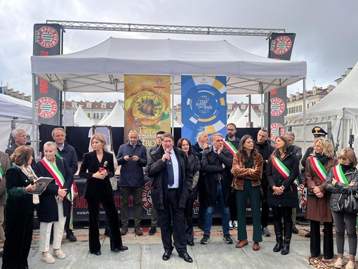 Con uno stand dell’Azienda Speciale ‘Riviere di Liguria’, la Camera di Commercio in vetrina alla Fiera del Marrone di Cuneo Con uno stand dell’Azienda Speciale ‘Riviere di Liguria’, la Camera di Commercio in vetrina alla Fiera del Marrone di Cuneo