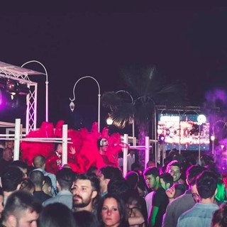 Questo sabato nuova serata assieme al Koko Beach di Imperia, la spiaggia musicale ad un passo dal mare Questo sabato nuova serata assieme al Koko Beach di Imperia, la spiaggia musicale ad un passo dal mare
