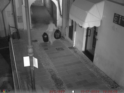 Sanremo: abbandoni abusivi di rifiuti, elevate le prime sanzioni grazie alle fototrappole Sanremo: abbandoni abusivi di rifiuti, elevate le prime sanzioni grazie alle fototrappole