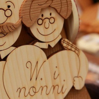 Ospedaletti: domenica prossima, la 1a Festa dei Nonni e dei Nipoti in Piazza Europa