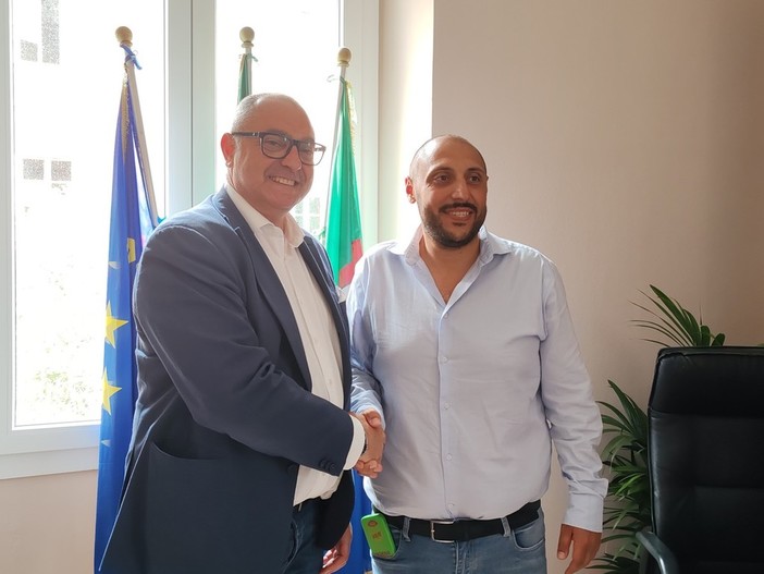 Vallecrosia, il sindaco Perri: "Al via importanti lavori di asfaltatura per restituire sicurezza, ordine e decoro alla città" Vallecrosia, il sindaco Perri: "Al via importanti lavori di asfaltatura per restituire sicurezza, ordine e decoro alla città"