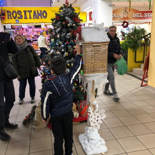 Bordighera: successo ancora oggi per 'Aspettanto il Natale al Mercato Coperto' (foto)
