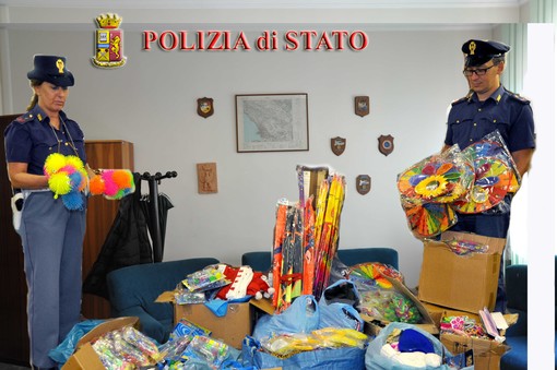 Ventimiglia: la Polizia sequestra un grosso quantitativo di merce varia a cittadini bengalesi Ventimiglia: la Polizia sequestra un grosso quantitativo di merce varia a cittadini bengalesi