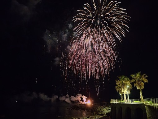 Spettacolo pirotecnico a Bordighera per i festeggiamenti del Santo Patrono