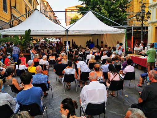Imperia, oggi si conclude il festival della cultura mediterranea: pomeriggio incontro con Rampini, Covatta e Meluzzi (Foto) Imperia, oggi si conclude il festival della cultura mediterranea: pomeriggio incontro con Rampini, Covatta e Meluzzi (Foto)