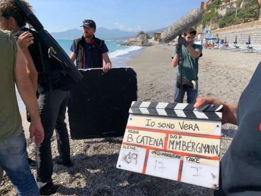 L'imperiese Simone Gandolfo produttore del film "Io sono Vera", ciak a Pietra, Borgio e Finale: "Coproduzione importante, valore per il territorio"