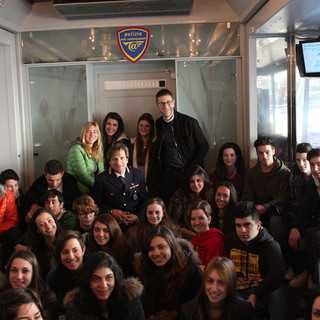 Approda a Sanremo il truck della Polizia per il progetto "Una vita da social": oggi visita di Fabio Fazio agli studenti del Liceo