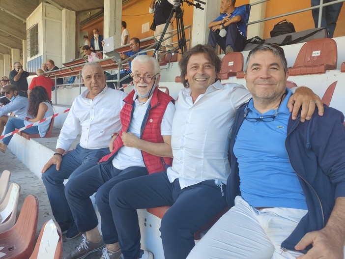 Imperia calcio, svolta societaria dietro l’angolo: il nuovo gruppo dirigenziale è pronto ad affiancare Gramondo & C. Imperia calcio, svolta societaria dietro l’angolo: il nuovo gruppo dirigenziale è pronto ad affiancare Gramondo & C.
