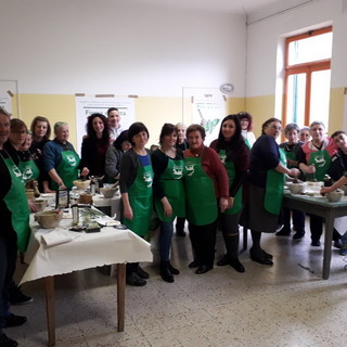 Castel Vittorio: successo ieri per l'iniziativa della Regione Liguria 'Firma e Pesta' (foto) Castel Vittorio: successo ieri per l'iniziativa della Regione Liguria 'Firma e Pesta' (foto)