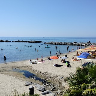 Allerta gialla e cantieri penalizzano il turismo in Riviera: la protesta degli operatori locali Allerta gialla e cantieri penalizzano il turismo in Riviera: la protesta degli operatori locali