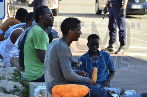 Sindaci del dianese convocati dal Prefetto per ospitare alcuni migranti nel golfo: secco no di Giacomo Chiappori