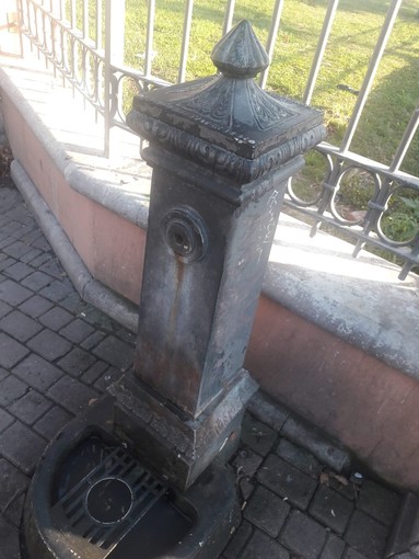 Ventimiglia: domani mattina un flashmob di Progetto 20K per la rimozione della fontanella Ventimiglia: domani mattina un flashmob di Progetto 20K per la rimozione della fontanella