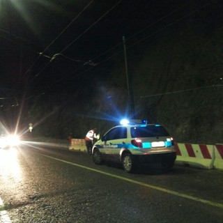 Serie di interventi dei Vigili del Fuoco per tutta la notte in provincia: ad Ospedaletti cade sulla strada un grosso masso