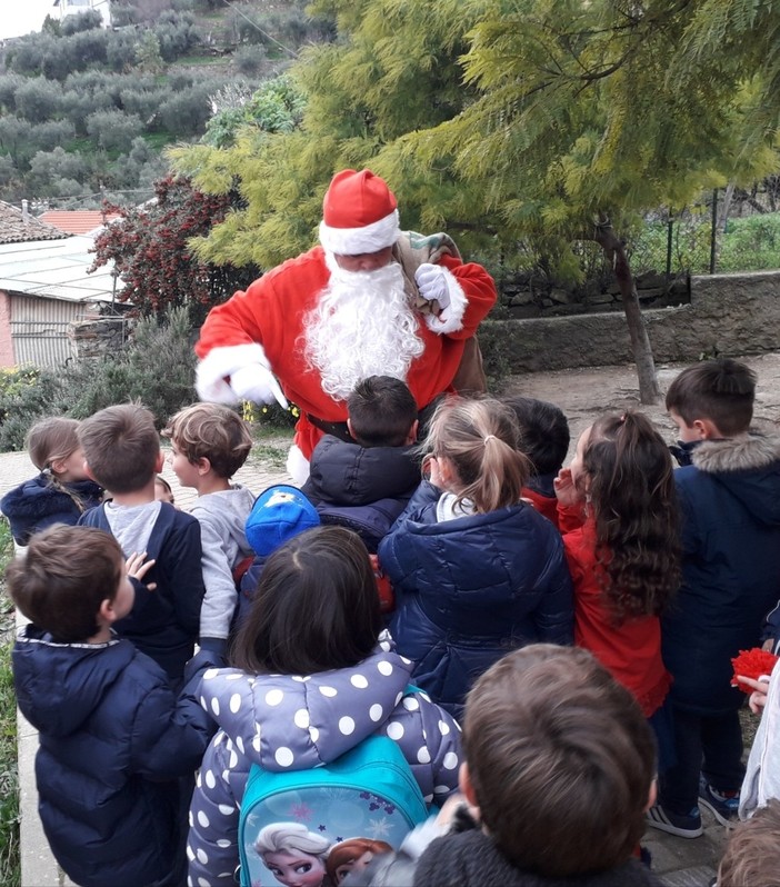 Sanremo: grande gioia per la Festa di Natale alla Scuola dell'Infanzia di San Pietro, il racconto