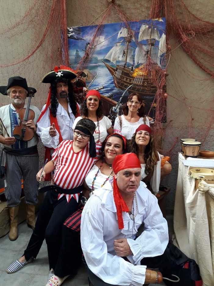 Ventimiglia: preso d'assalto il centro storico per l'evento ‘Sulle orme del Corsaro Nero’ (foto)