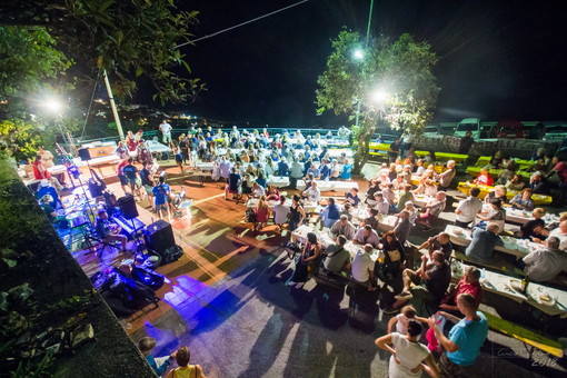 Ospedaletti: successo di partecipanti ieri sera alla tradizionale 'Festa delle Porrine' (foto) Ospedaletti: successo di partecipanti ieri sera alla tradizionale 'Festa delle Porrine' (foto)