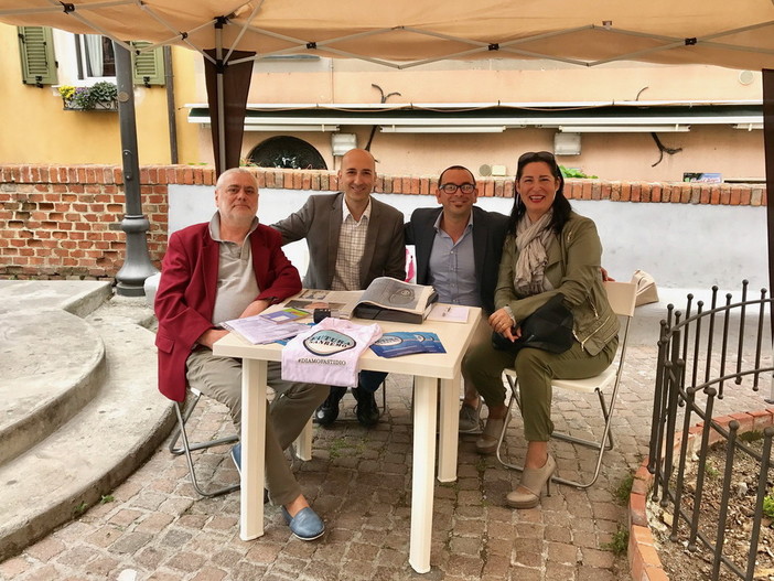 Molti incontri questa mattina a Codirodi per il Gazebo di Futura Sanremo Molti incontri questa mattina a Codirodi per il Gazebo di Futura Sanremo