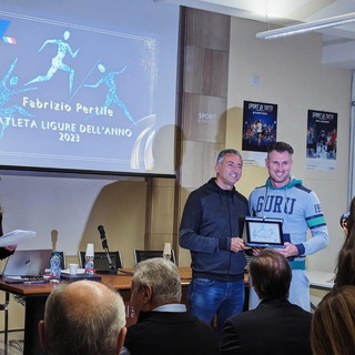 L’atleta ventimigliese Fabrizio Pertile premiato alla casa delle Federazioni al CONI di Genova L’atleta ventimigliese Fabrizio Pertile premiato alla casa delle Federazioni al CONI di Genova