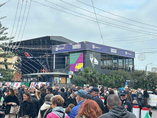 Sanremo, boom di presenze per il Festival: fino a 187mila persone al giorno e la città si affida ai Big Data Sanremo, boom di presenze per il Festival: fino a 187mila persone al giorno e la città si affida ai Big Data