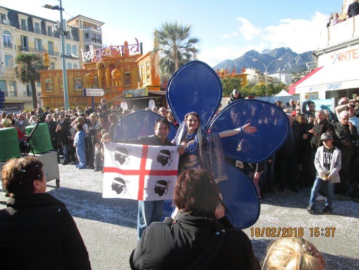 A Mentone, sfilata inaugurale dell'85esima 'Fete du citron' con 10 magnifici carri intonati alla Bollywood A Mentone, sfilata inaugurale dell'85esima 'Fete du citron' con 10 magnifici carri intonati alla Bollywood