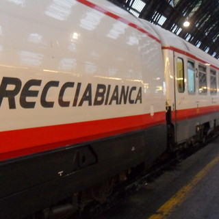 Avvistato Treno Frecciabianca tra Taggia e Ventimiglia: test sulla linea ferroviaria regionale (VIDEO)