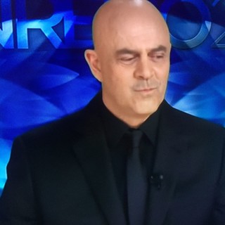 #Sanremo2017: Crozza,"Voi due siete talmente belli e simpatici sul quel palco che viene voglia di pagare il canone, a Mediaset però"