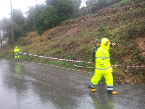 Imperia: ancora disagi sull'entroterra. Frana sulla strada per Poggi Imperia: ancora disagi sull'entroterra. Frana sulla strada per Poggi
