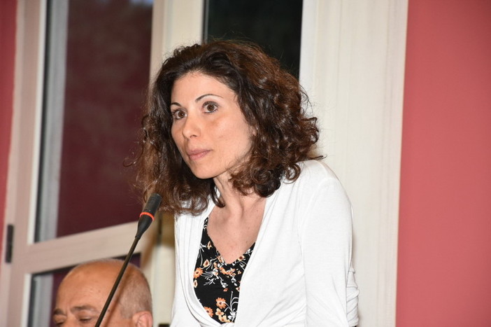Ventimiglia: cartelli di sensibilizzazione contro la violenza sulle donne, ma la consigliera di minoranza Leuzzi non ci sta “Umiliante, non siamo animali in via d’estinzione” Ventimiglia: cartelli di sensibilizzazione contro la violenza sulle donne, ma la consigliera di minoranza Leuzzi non ci sta “Umiliante, non siamo animali in via d’estinzione”