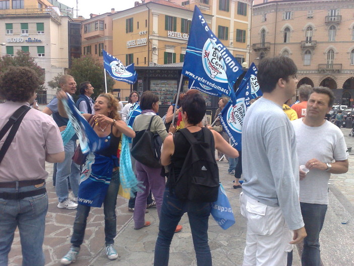 Sanremo: dopo il raggiungimento del quorum, festa in piazza Colombo