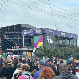 Sanremo, boom di presenze per il Festival: fino a 187mila persone al giorno e la città si affida ai Big Data