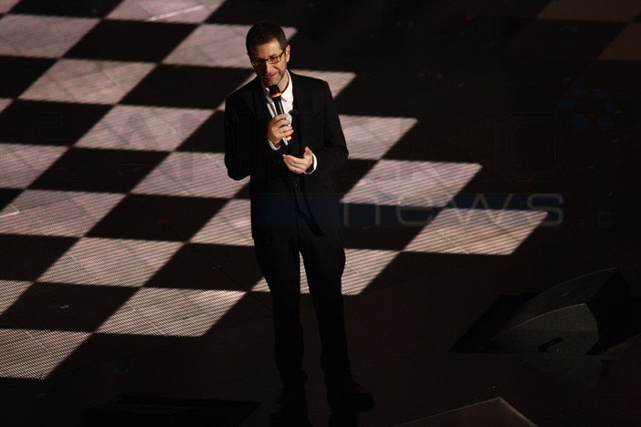 Fabio Fazio sul palco dell'Ariston