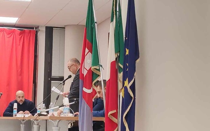 Parcheggio 'Goso' a Vallecrosia, Perri: "Asfaltare passaggio pedonale e fare pulizia straordinaria" (Foto)