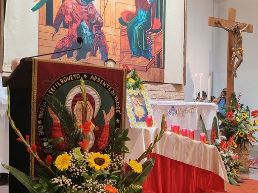 Sante messe, processione, rosario animato, concerto e pranzo comunitario: Bordighera celebra la festa patronale della Madonna dei Fiori (Foto) Sante messe, processione, rosario animato, concerto e pranzo comunitario: Bordighera celebra la festa patronale della Madonna dei Fiori (Foto)