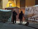 Imperia: dopo la distribuzione dei pacchi alimentari, flash mob della 'Brigata Girasole' in calata Cuneo (foto e video)