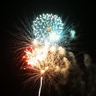 San Bartolomeo al Mare: bagno di folla ieri per lo spettacolo pirotecnico "SanBartificio" (Foto e video)