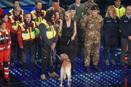 Volontariato e forze dell'ordine sul palco dell'Ariston: il sindacato Csa "E noi siamo qui solo per fare le multe?"