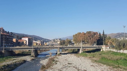 Imperia: sversamento fognario alla foce dell'Impero: Fratelli d'Italia "Serve un intervento risolutivo e urgente" Imperia: sversamento fognario alla foce dell'Impero: Fratelli d'Italia "Serve un intervento risolutivo e urgente"