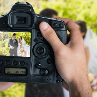 Il valore della comunicazione umana nell'era digitale: la visione del fotografo Emiliano Allegrezza