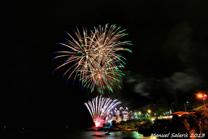 Bordighera: le più belle foto di due lettori dei fuochi di Sant'Ampelio di ieri sera Bordighera: le più belle foto di due lettori dei fuochi di Sant'Ampelio di ieri sera