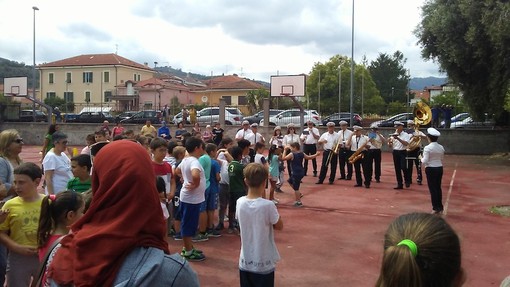 Diano Marina: memorabile festa di fine anno per la scuola primaria Villa Scarsella Diano Marina: memorabile festa di fine anno per la scuola primaria Villa Scarsella