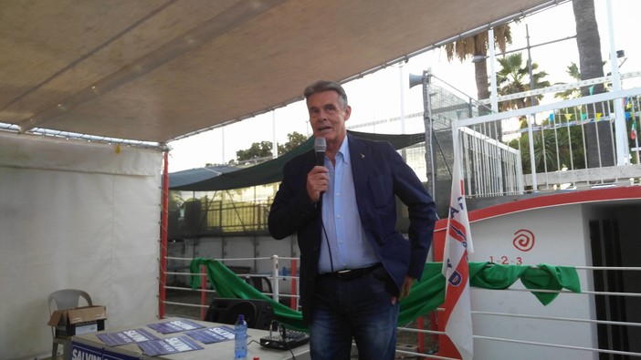 Oggi pomeriggio arriva a Sanremo Matteo Renzi: Ambrosini "Perchè Ioculano non protesta per Ventimiglia?" Oggi pomeriggio arriva a Sanremo Matteo Renzi: Ambrosini "Perchè Ioculano non protesta per Ventimiglia?"