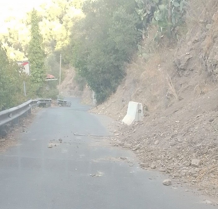 SìAmo Camporosso: "La frana sulla strada per Trinità, Balloi e Brunetti continua ad avanzare. Serve intervento urgente" (Foto) SìAmo Camporosso: "La frana sulla strada per Trinità, Balloi e Brunetti continua ad avanzare. Serve intervento urgente" (Foto)