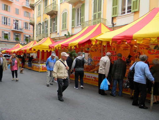 Sanremo: da oggi e fino al 20 maggio in via Mameli la “Grande festa tipica della sicilianità” Sanremo: da oggi e fino al 20 maggio in via Mameli la “Grande festa tipica della sicilianità”
