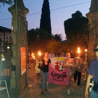 Imperia: in duecento ieri sera alla fiaccolata di Libera in ricordo della strage di via D'Amelio Imperia: in duecento ieri sera alla fiaccolata di Libera in ricordo della strage di via D'Amelio