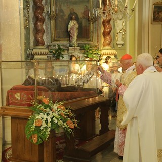 Camporosso e l'intera comunità intemelia si stringono per l'ultima volta intorno alle spoglie del Padre Santo Camporosso e l'intera comunità intemelia si stringono per l'ultima volta intorno alle spoglie del Padre Santo