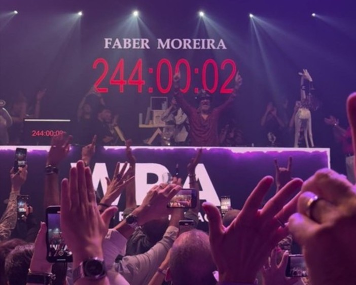 Alcune immagini che testimoniano l'impresa realizzata dal 59enne dj saluzzese