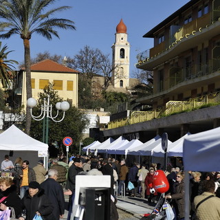 San Bartolomeo al Mare: il 2 e 3 febbraio, la simpatia di Bartolo alla Fiera della Candelora San Bartolomeo al Mare: il 2 e 3 febbraio, la simpatia di Bartolo alla Fiera della Candelora