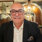 Consegna delle strenne agli ultrasettantenni, trenino di Erio, Pompieropoli e mercatino: incantevole Natale a Vallecrosia