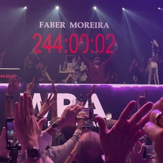 Alcune immagini che testimoniano l'impresa realizzata dal 59enne dj saluzzese