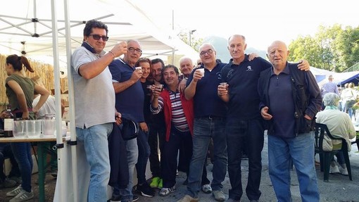 Andagna: grande successo per la festa della castagna, occasione per far conoscere alche il nuovo belvedere